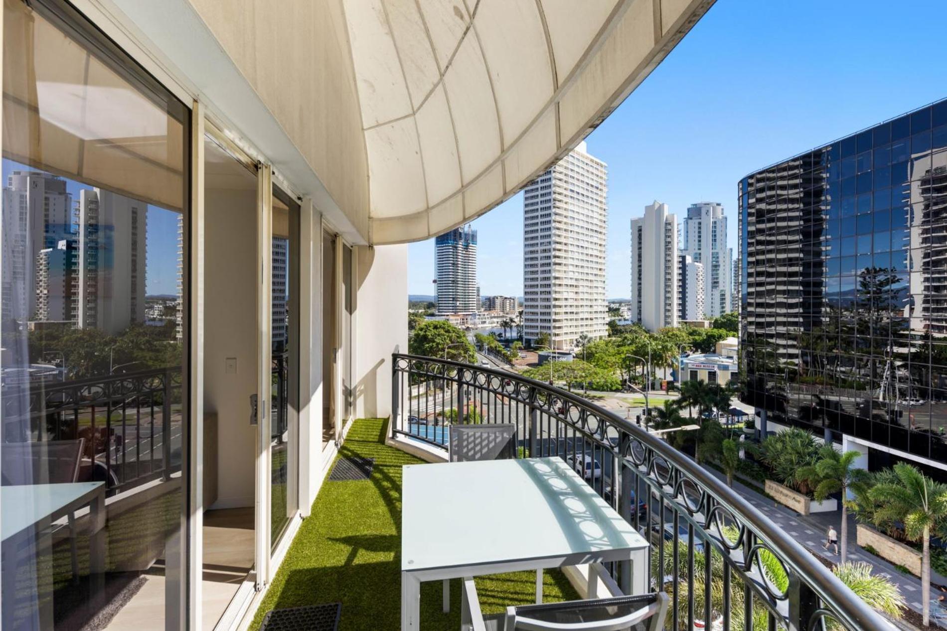 Chevron Renaissance - Private Apartments Gold Coast Exterior photo